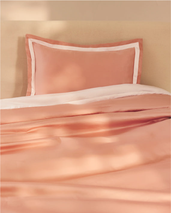 Spaces Hygro Cotton 400 TC Sateen Coral Solid Double Quilt – 88 x 106 Inches