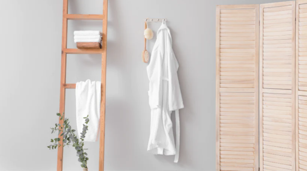 Tips & Tricks to style a bathrobe