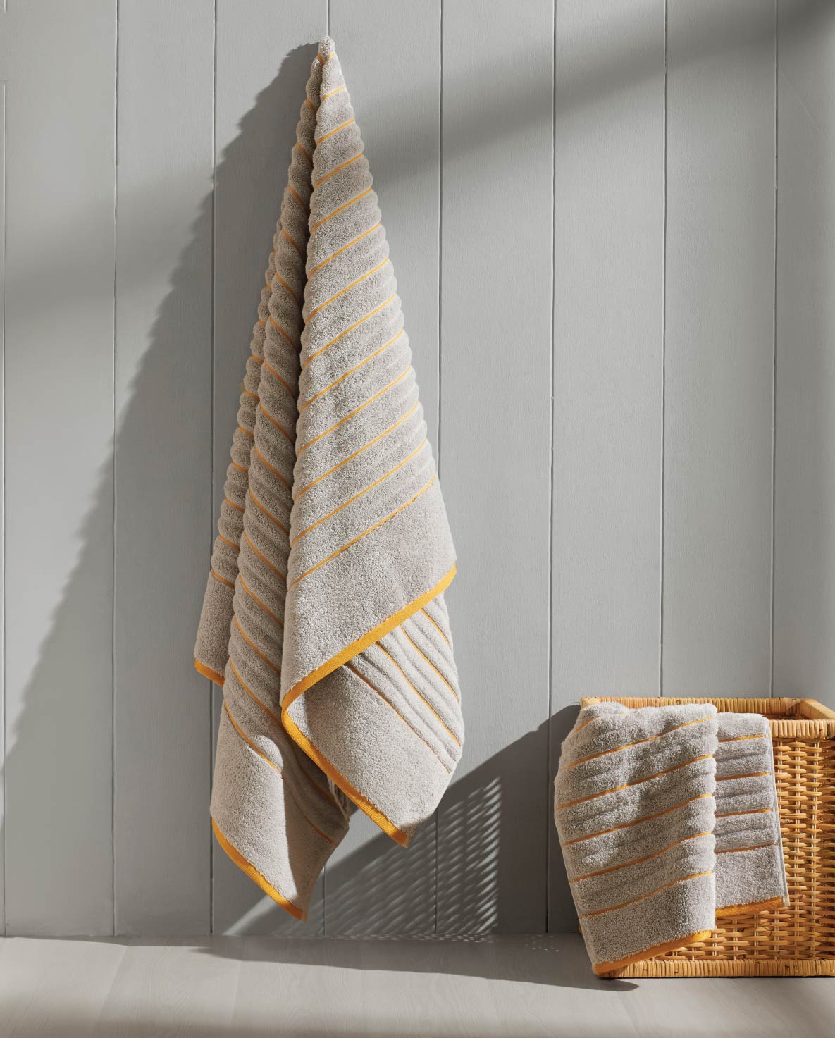Exotica 100% Cotton Hand Towel, 575 GSM, Solid, Silver