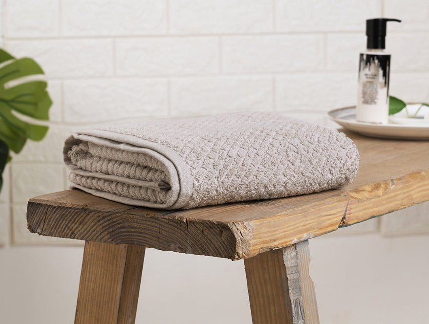 White Sand - Light Grey 100% Cotton Bath Towel - Genesis By Spaces
