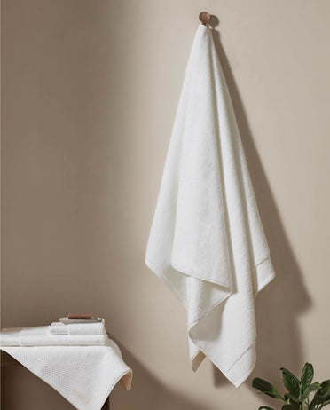 Eminence 100% Egyptian Cotton Hand Towel, 670 GSM, Solid, White