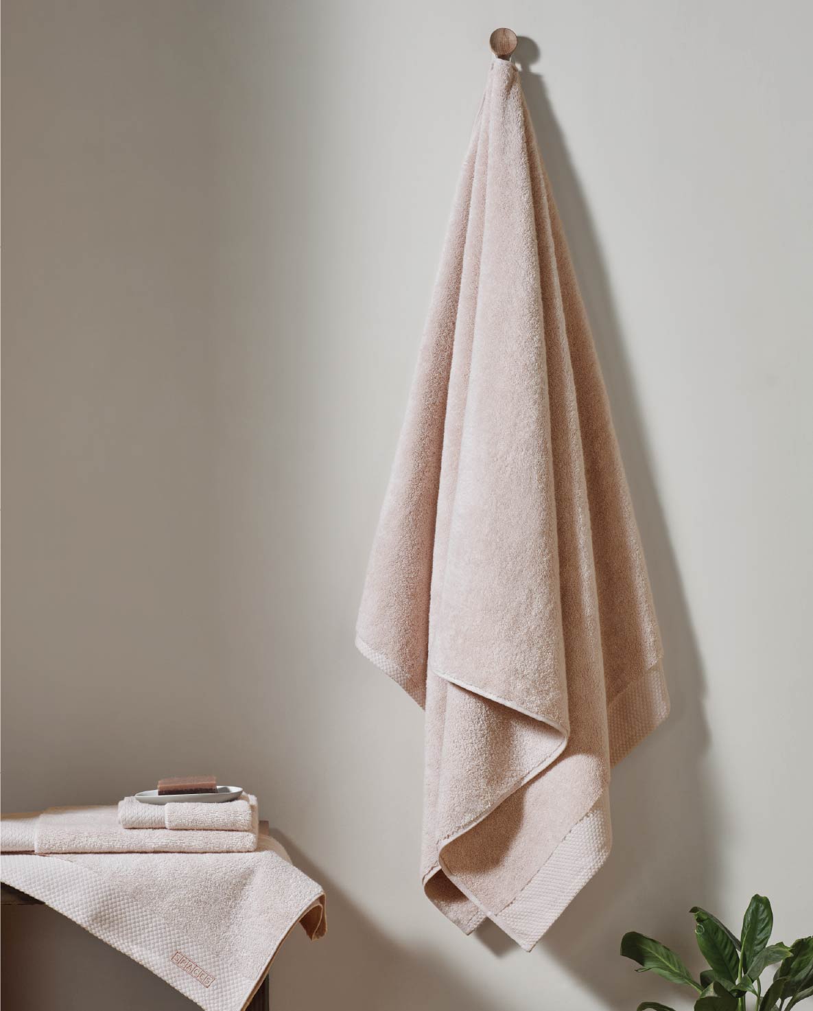 Eminence 100% Egyptian Cotton Face Towel, 670 GSM, Solid, Mauve Chalk