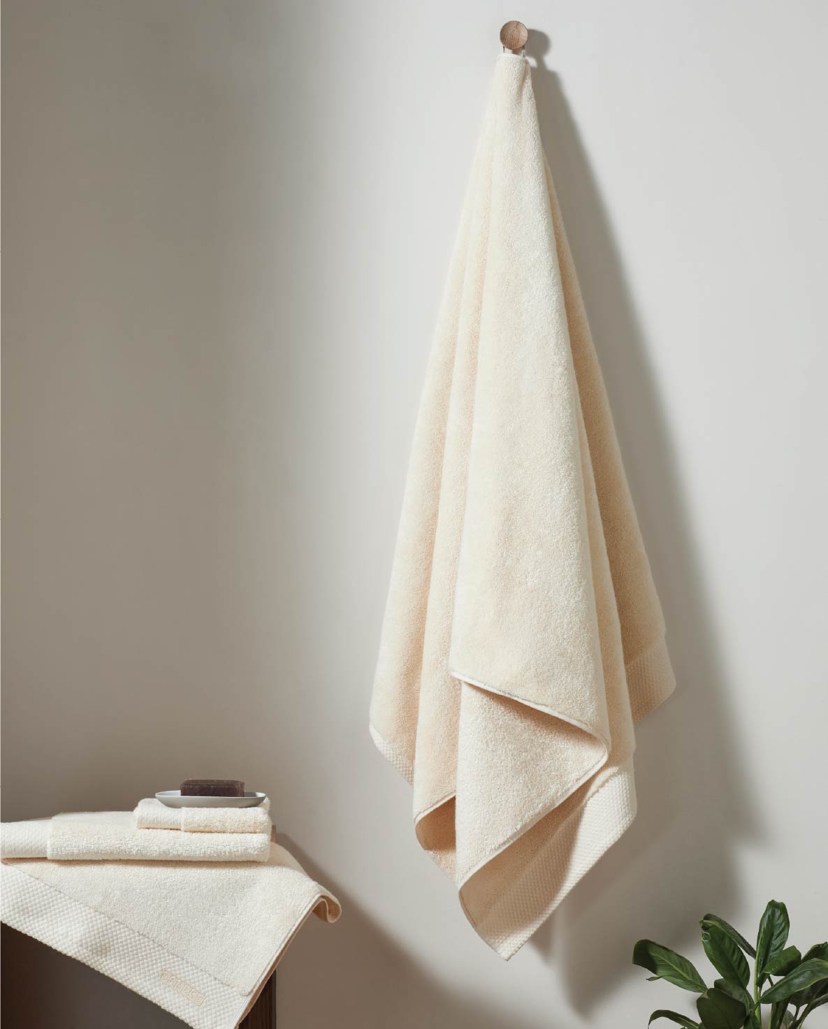 Eminence 100% Egyptian Cotton Face Towel, 670 GSM, Solid, Ivory