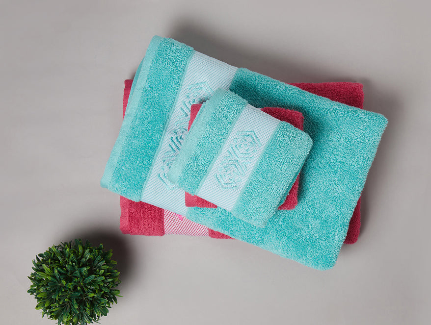 Solid Dark Pink 100% Cotton Towel Combo - Aurum By Spaces