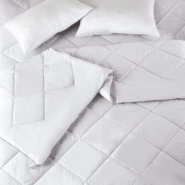 Zephyr 100% Cotton Double Quilt, 233 TC, Solid, White