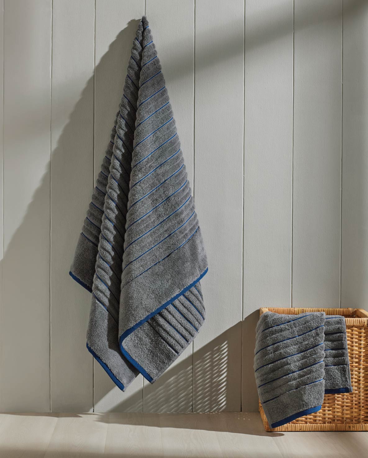 Exotica 100% Cotton Hand Towel, 575 GSM, Solid, Dark Grey