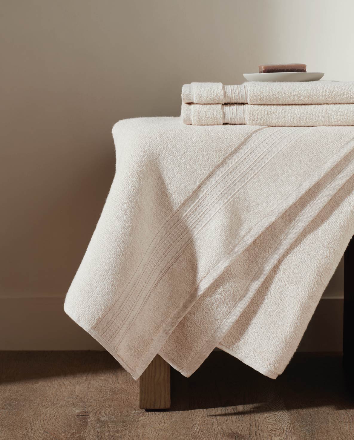 Opulent 100% Cotton Hand Towel, 550 GSM, Solid, Light Yellow