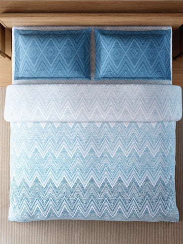 Zera Hygro Cotton 233 TC Percale Weave Geometric Design Double Bedsheet and Quilt Set with 2 Pillow Covers, Light Blue