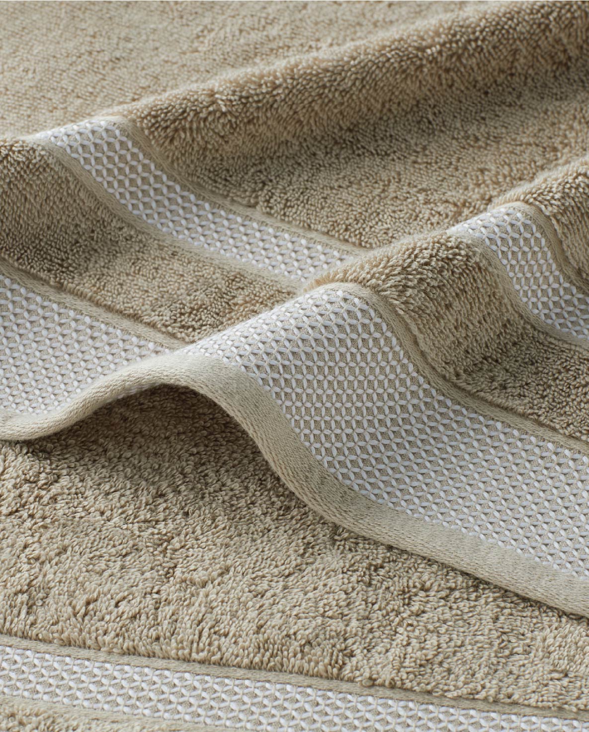 Spaces Hygro Taupe Solid 100% Cotton 600 GSM Dobby Bath Towel – 75 X150 CM