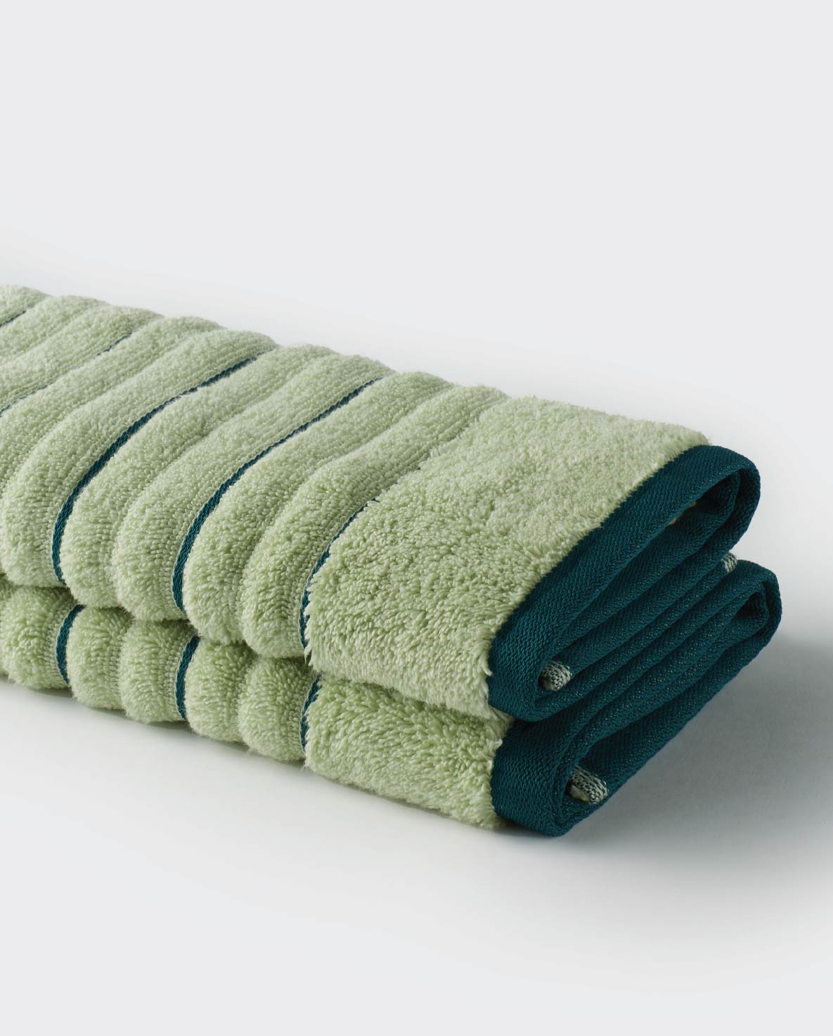 Spaces Exotica Light Green Solid 100% Cotton 575 GSM Dobby Bath Towel – 75 X150 CM