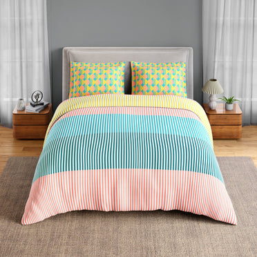 Spaces Neo Paradox 100% Cotton 152 TC Percale Geometric Large Bedsheet with 2 Pillow Covers, Coral