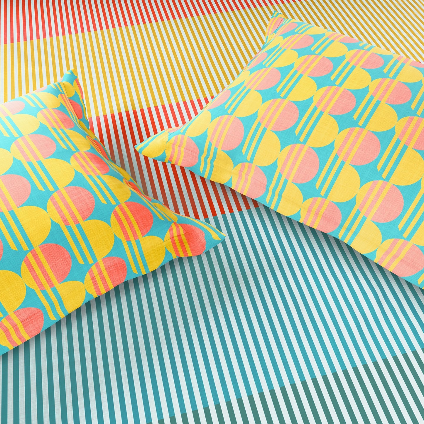 Spaces Neo Paradox 100% Cotton 152 TC Percale Geometric Large Bedsheet with 2 Pillow Covers, Coral