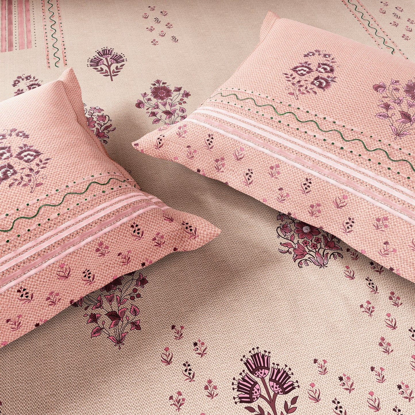 Spaces Neo Chaap 100% Cotton 152 TC Percale Floral Large Bedsheet with 2 Pillow Covers, Light Blush
