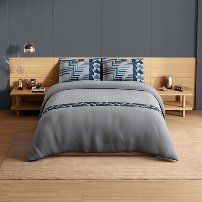 Spaces Avaris Structure 100% Cotton 210 TC Sateen Geometric Large Bedsheet with 2 Pillow Covers, Light Grey