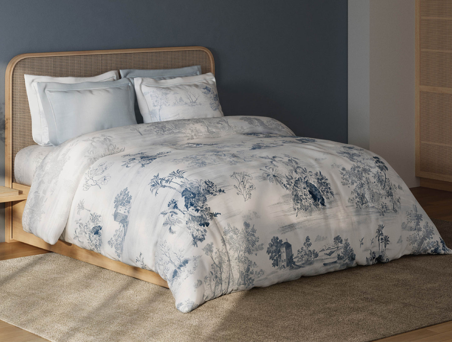 Spaces Sierra Indian Safari 100% Hygro Cotton 210 TC Sateen Floral Permium Large Bedsheet with 4 Pillow Covers, Blue