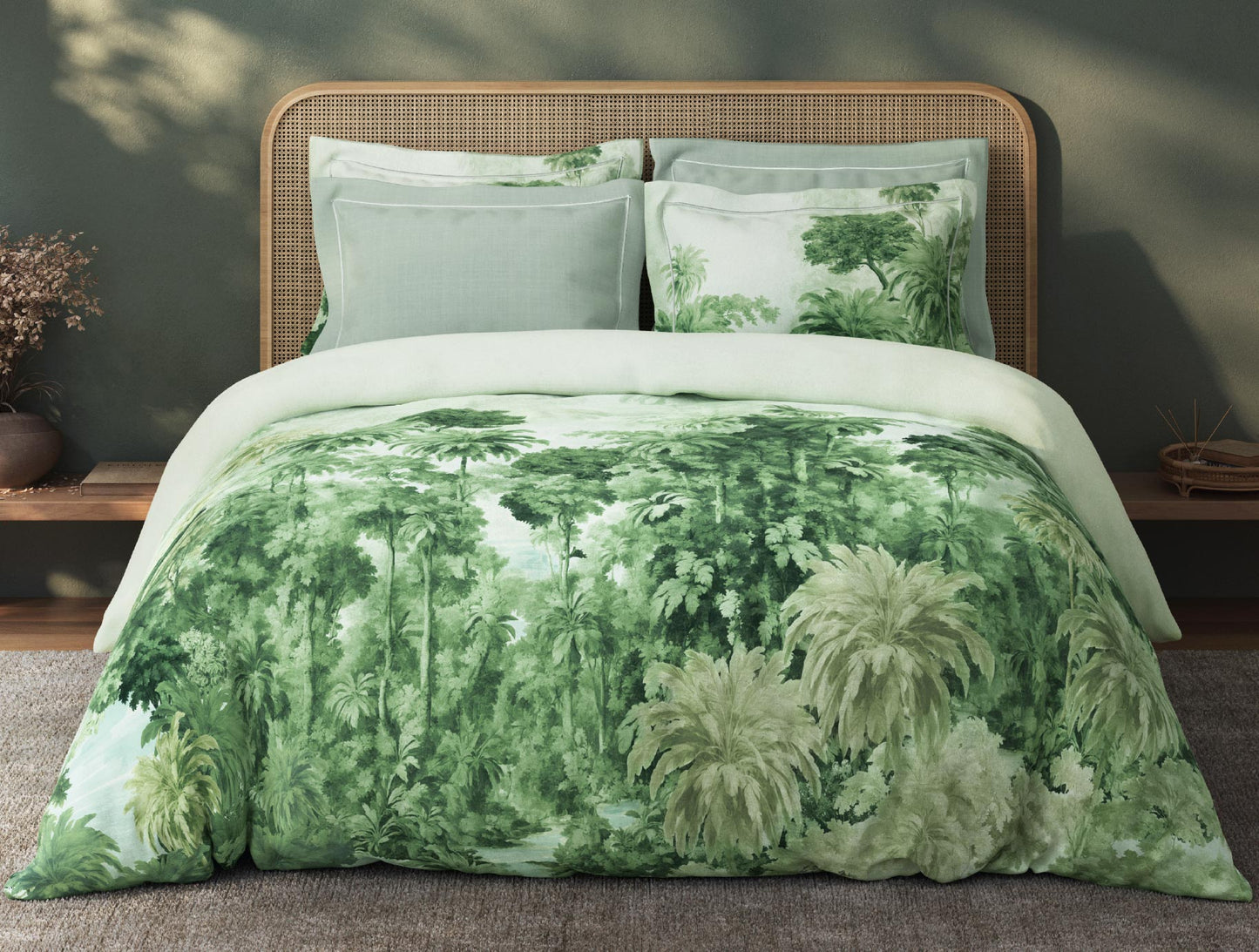 Spaces Sierra Indian Safari 100% Hygro Cotton 210 TC Sateen Floral Permium Large Bedsheet with 4 Pillow Covers, Light Green