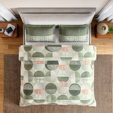 Spaces Geoform 100% Cotton 132 TC Percale Geometric Double Bedsheet with 2 Pillow Covers, Dark Green