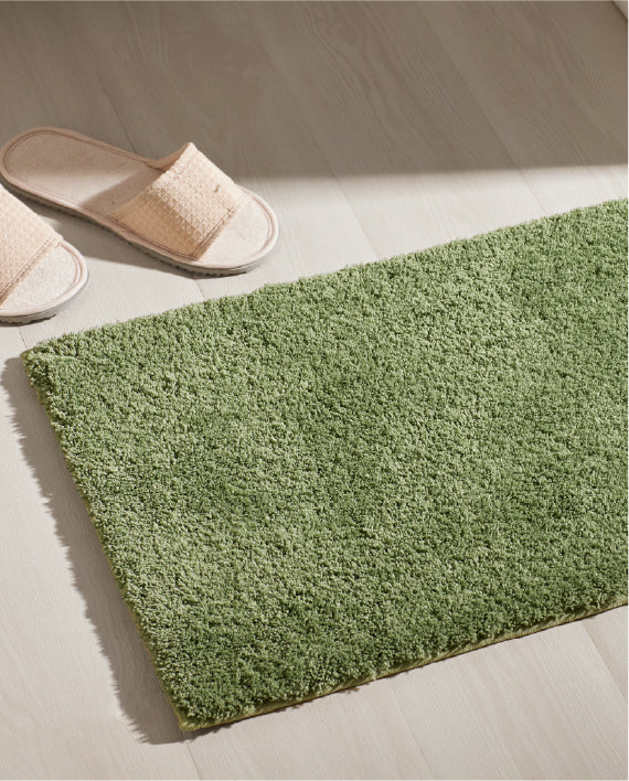 Spaces Exotica Light Green Solid Polyester 2376 GSM Small Bath Mat – 40 x 62 CM