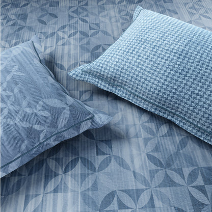 Spaces Nora Luminous Reverie 100% Egyptain Cotton 350 TC Sateen Geometric Permium Large Bedsheet with 4 Pillow Covers, Light Teal