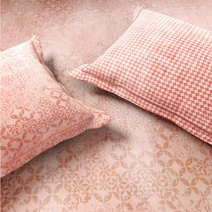 Spaces Nora Luminous Reverie 100% Egyptain Cotton 350 TC Sateen Geometric Permium Large Bedsheet with 4 Pillow Covers, Light Blush