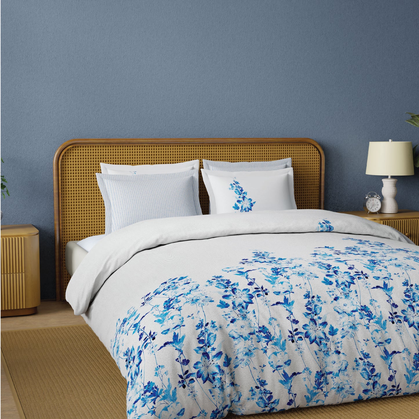 Spaces Riviera 100% Cotton 200 TC Percale Abstract Design Permium Large Bedsheet with 4 Pillow Covers, Beige