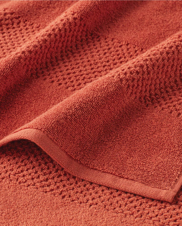 Spaces Swift Dry Red Solid 100% Cotton 450 GSM Dobby Bath Towel – 75 X150 CM