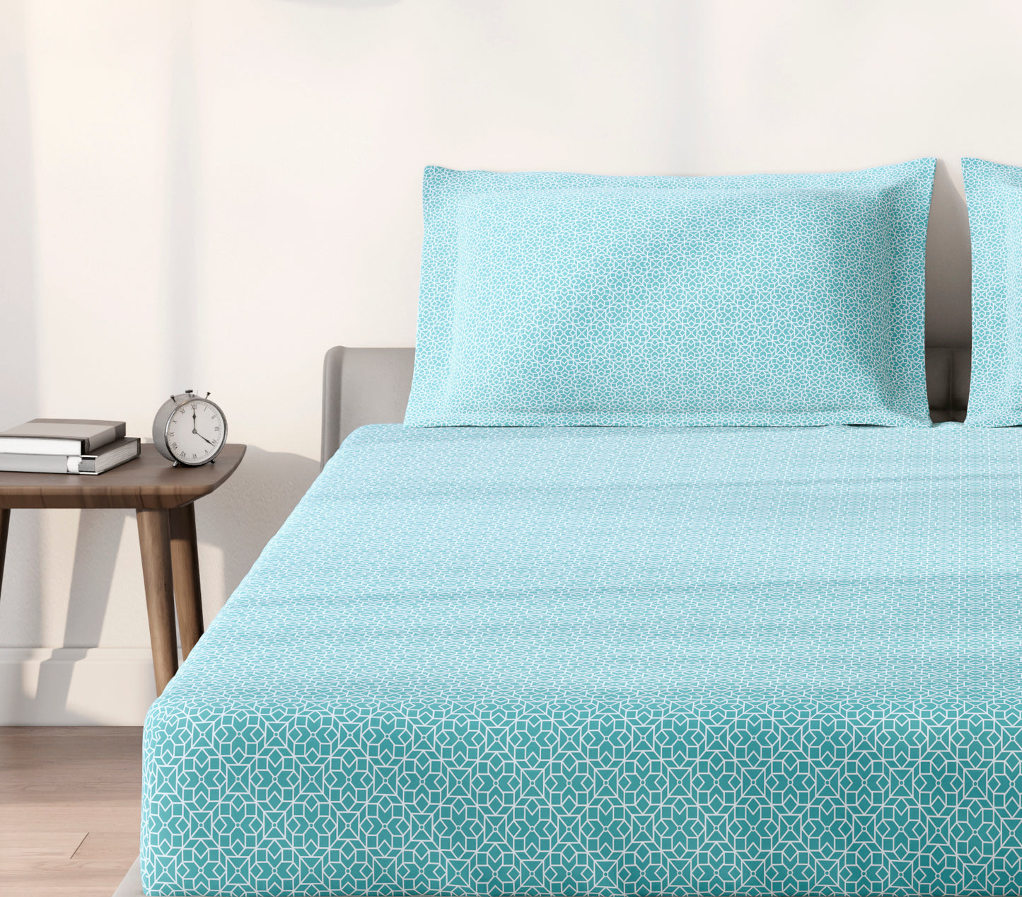 Spaces Aeris Light Aqua Geoemtric Cotton 144TC Percale Large Bedsheet Set