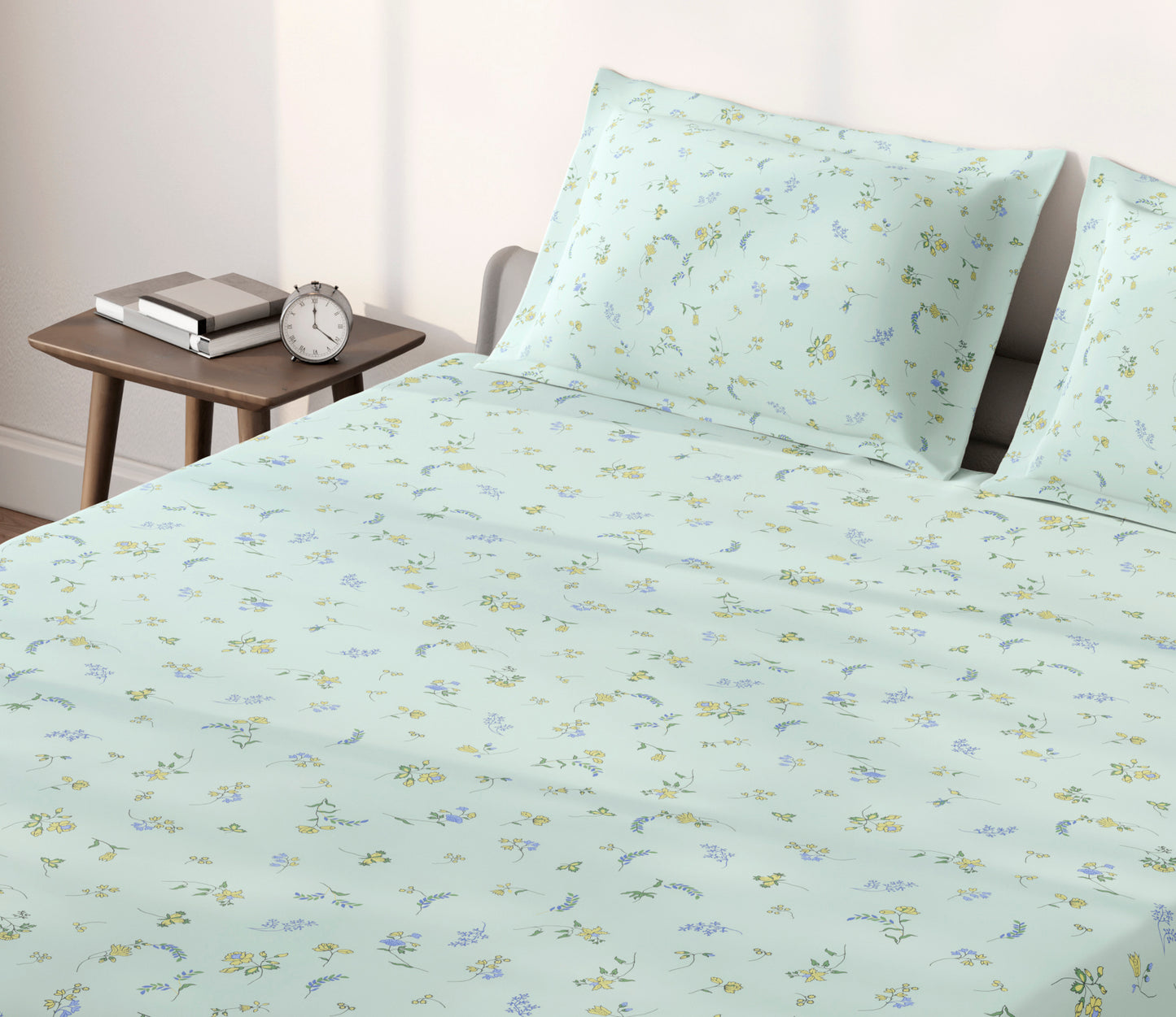 Spaces Aeris Light Blue Floral 100% Cotton 144 TC Queen Fitted Sheet