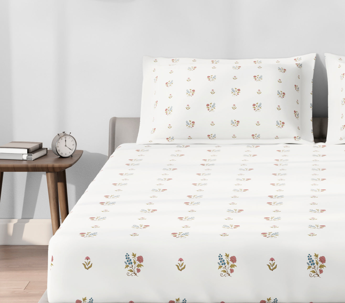 Spaces Aeris Cream Floral 100% Cotton 144 TC King Fitted Sheet