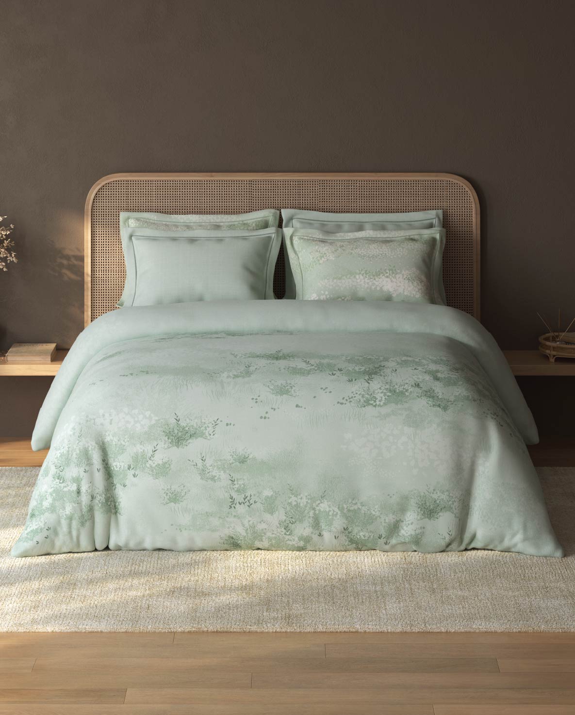 Spaces Sierra Light Aqua Floral 100% Hygro Cotton 210 TC Large Bedsheet with 4 Pillow Covers - 108 x 108 Inches