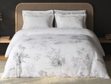 Spaces Sierra White Floral 100% Hygro Cotton 210 TC Large Bedsheet with 4 Pillow Covers - 108 x 108 Inches