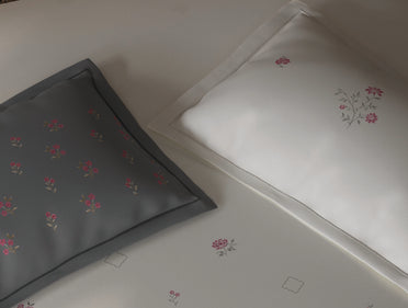 Spaces Sierra 100% Hygro Cotton 210 TC Cream Floral Large Bedsheet with 4 Pillow Covers - 108 x 108 Inches