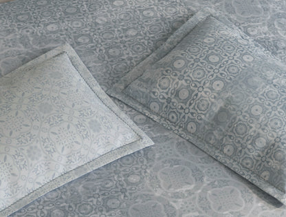 Spaces Nora White Egyptain Cotton 350 TC Ornate Premium Large Bedsheet with 4 Pillow Covers - 108 x 108 Inches