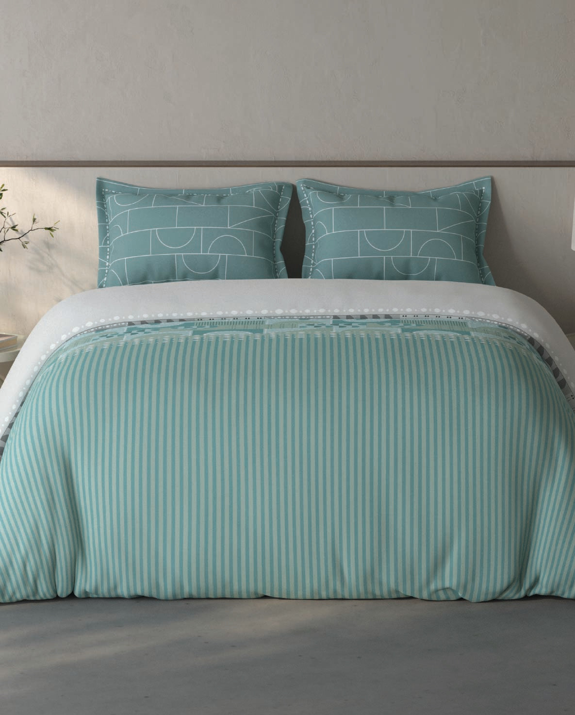 Spaces Fiora Light Green Geometric 100% Cotton Bedding Set - 108 x 108 Inches