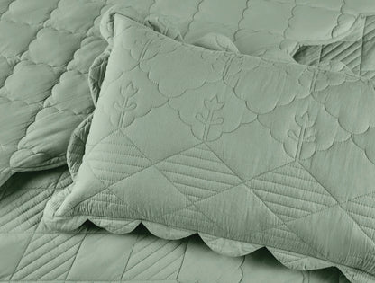 Spaces Scallop Green Solid 100% Cotton Double Coverlet with 2 Pillow Covers - 87 x 106 Inches