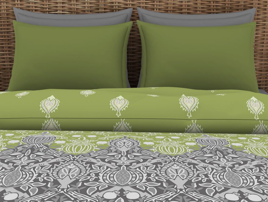 Ornate Spinach Green - Green 100% Cotton Shell Double Quilt / AC Comforter - Adonia By Spaces